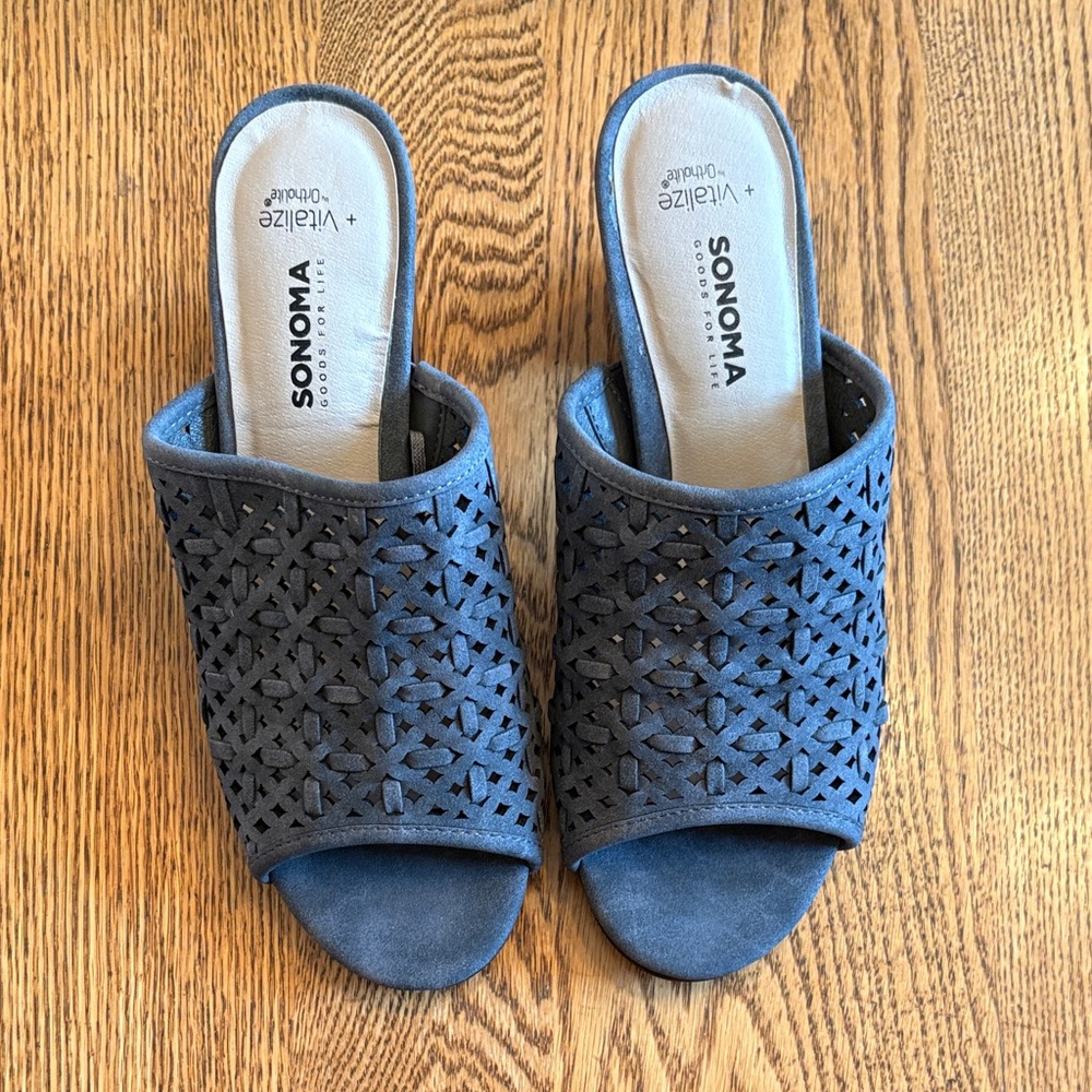 Sonoma Women's Gray Perforated Mules